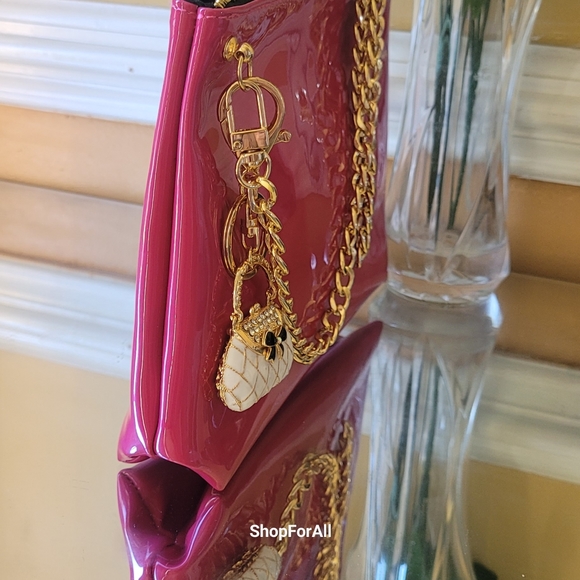 - Yves Saint Laurent - Picture 7 of 12